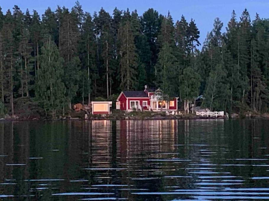 "Talludden" By The Lake Arydssjoen, Furuby Bagian luar foto